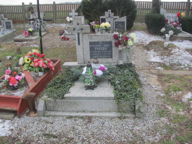Grób Maria Paszko