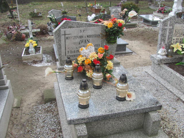 Grób Mirosław Iwan