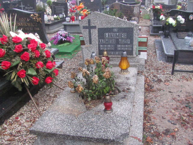 Grób Józef Łakomiec